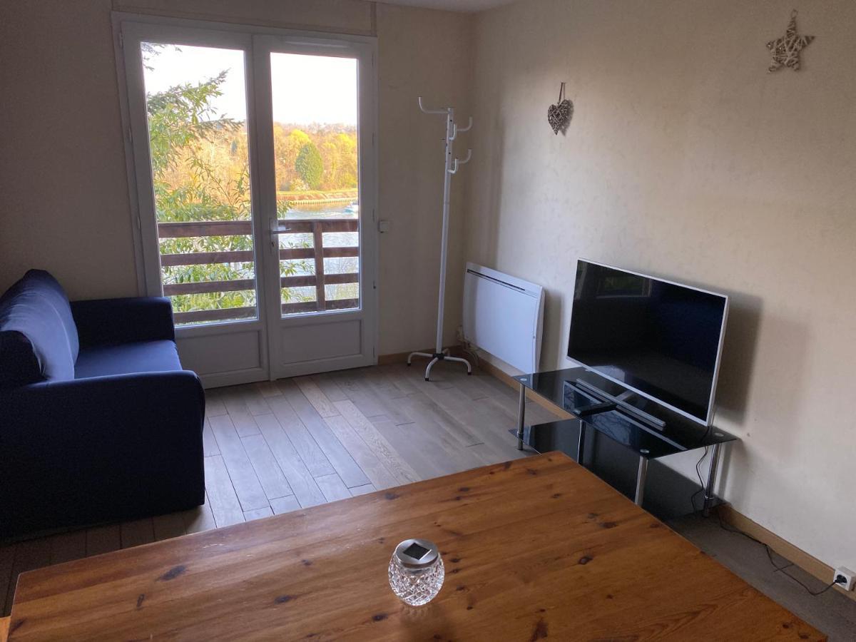 Chalet En Bord De Seine Βίλα Le Coudray-Montceaux Εξωτερικό φωτογραφία